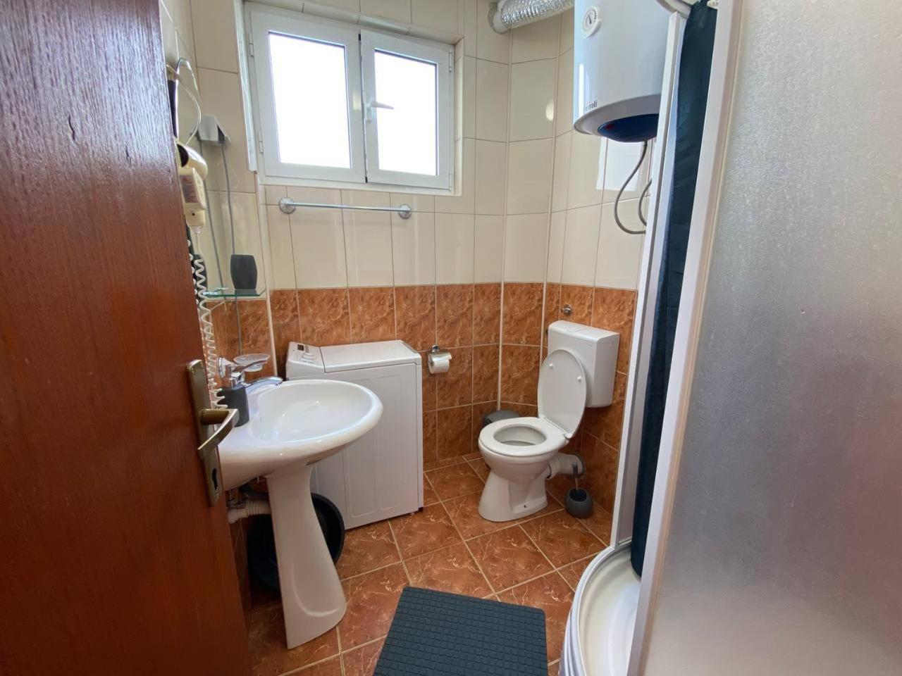 Bečići Alina'S Apartment מראה חיצוני תמונה