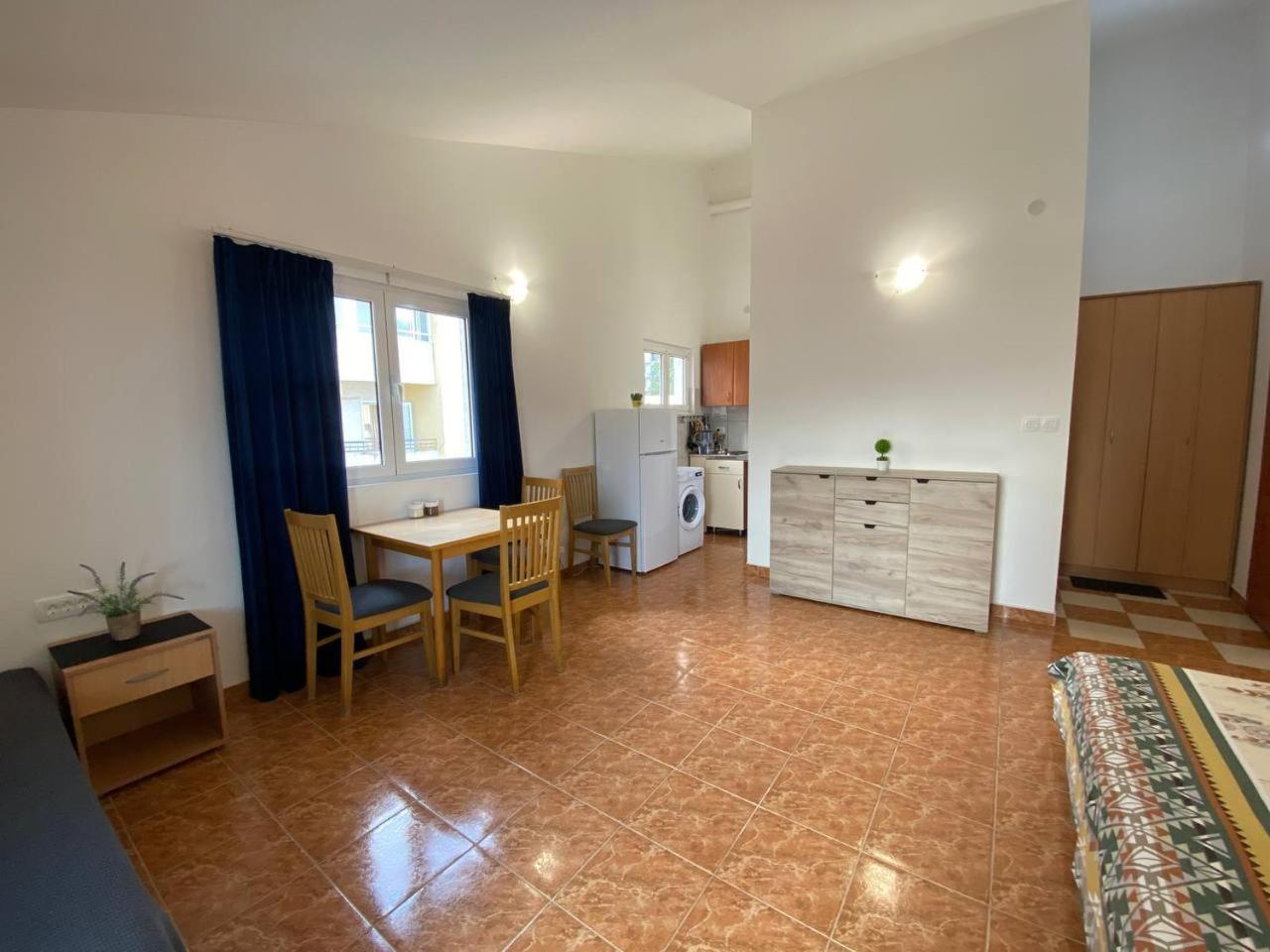 Bečići Alina'S Apartment מראה חיצוני תמונה