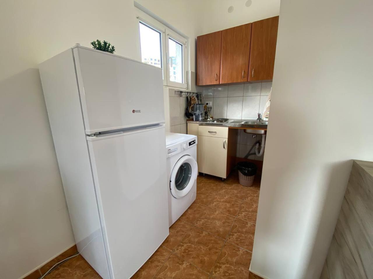 Bečići Alina'S Apartment מראה חיצוני תמונה