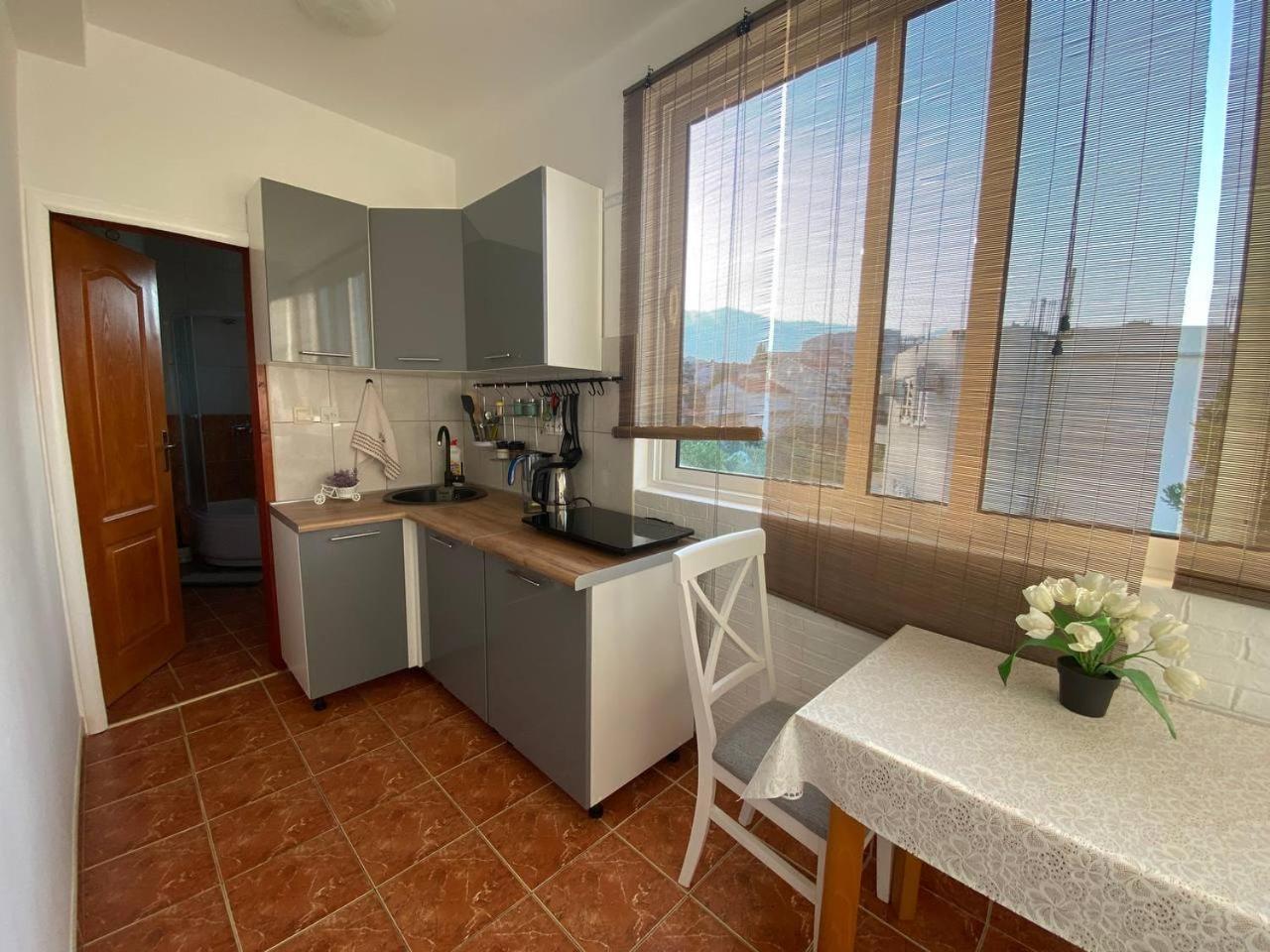 Bečići Alina'S Apartment מראה חיצוני תמונה